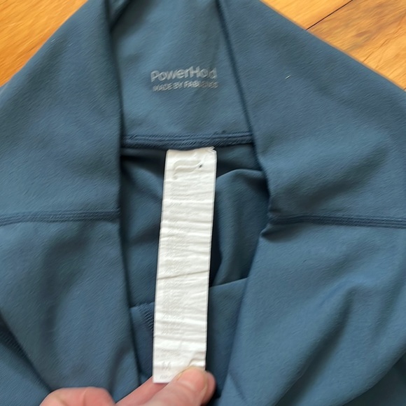 2 Fabletics Leggings Size M - Picture 4 of 9